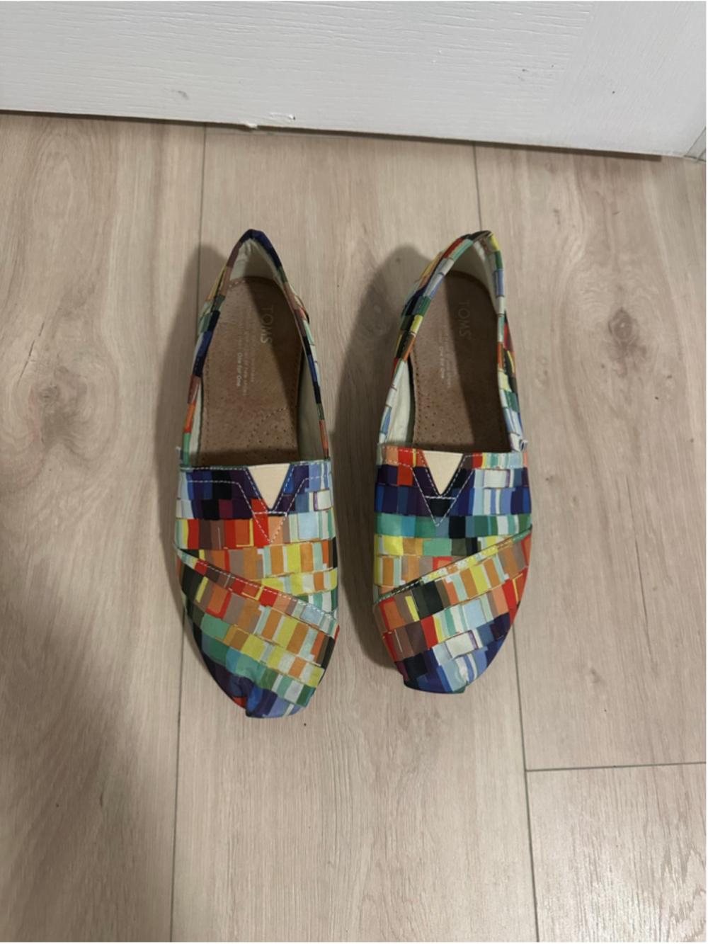 Women's TOMS Multicolor Canvas Flats Size 9